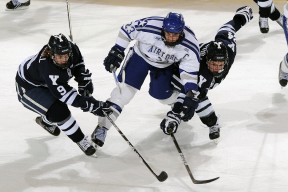 高芙状态火爆，亚洲杯次回合对阵本菲卡，广东男篮力争零封-半岛体育注册网址